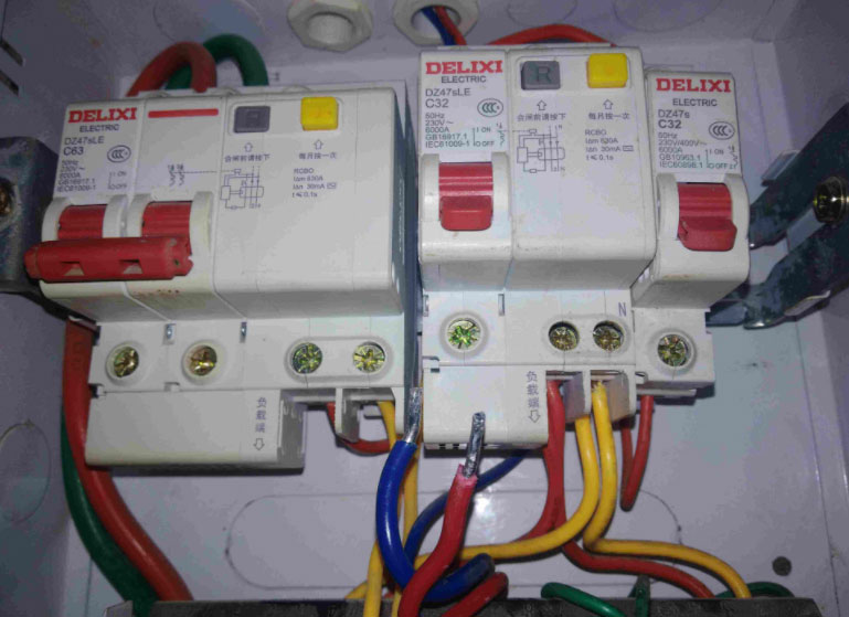 循環(huán)水泵插上就跳閘什么原因？